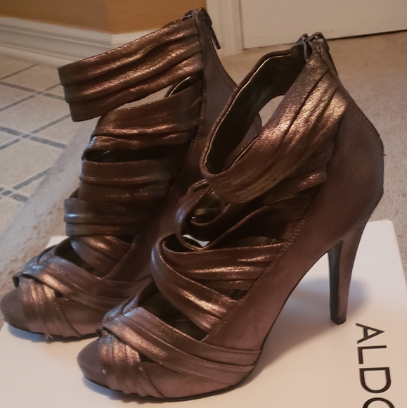 Aldo Women's Barthe Pewter Heels NIB - Picture 3 of 8